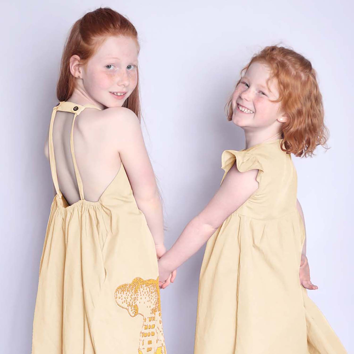 Infantium Victoria Golden Castle Boho Kleid Beige Stickerei
