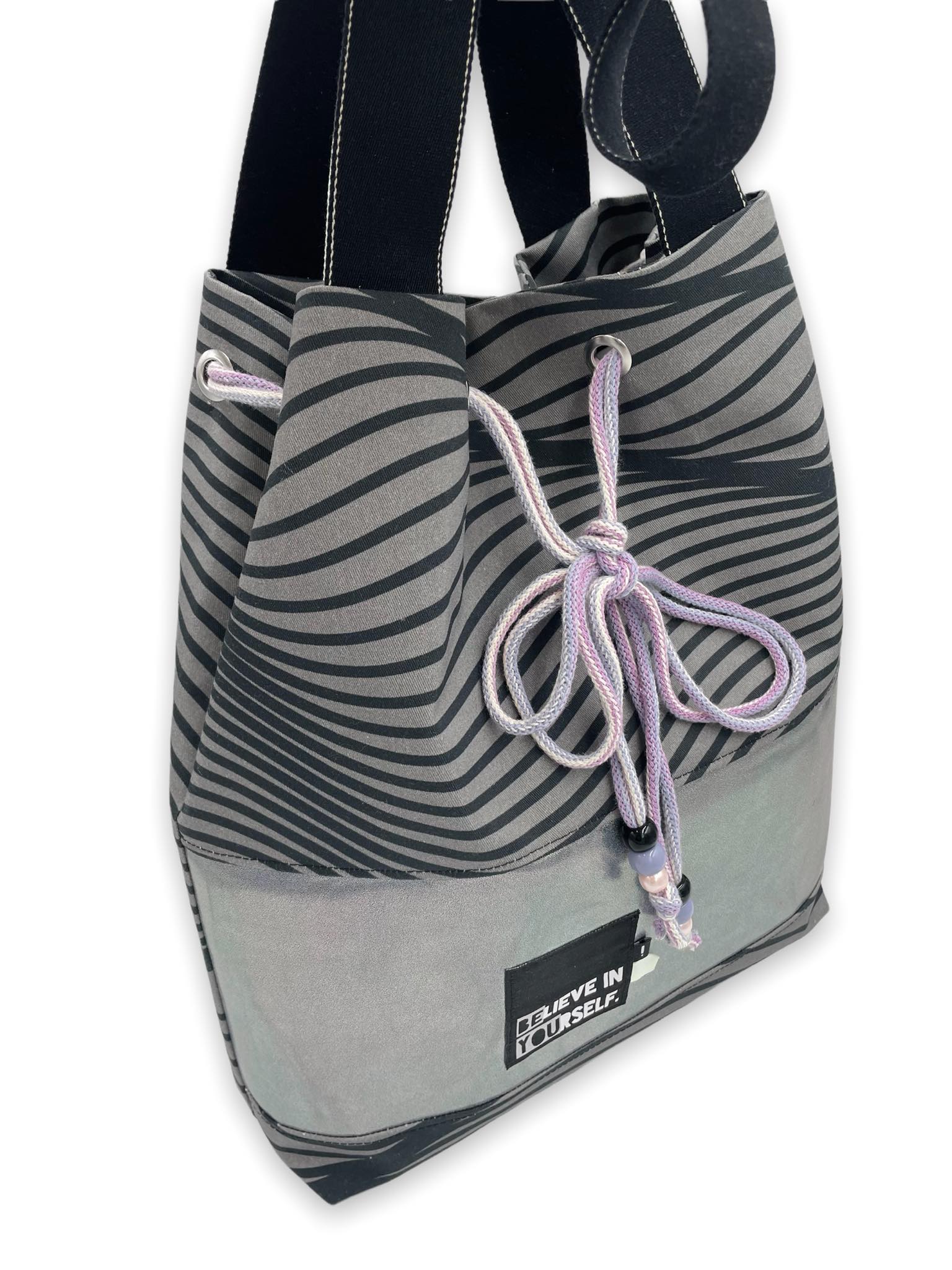 Schnittrebell Melva 40x35x10 Papierschnitt Bucket Bag Tasche
