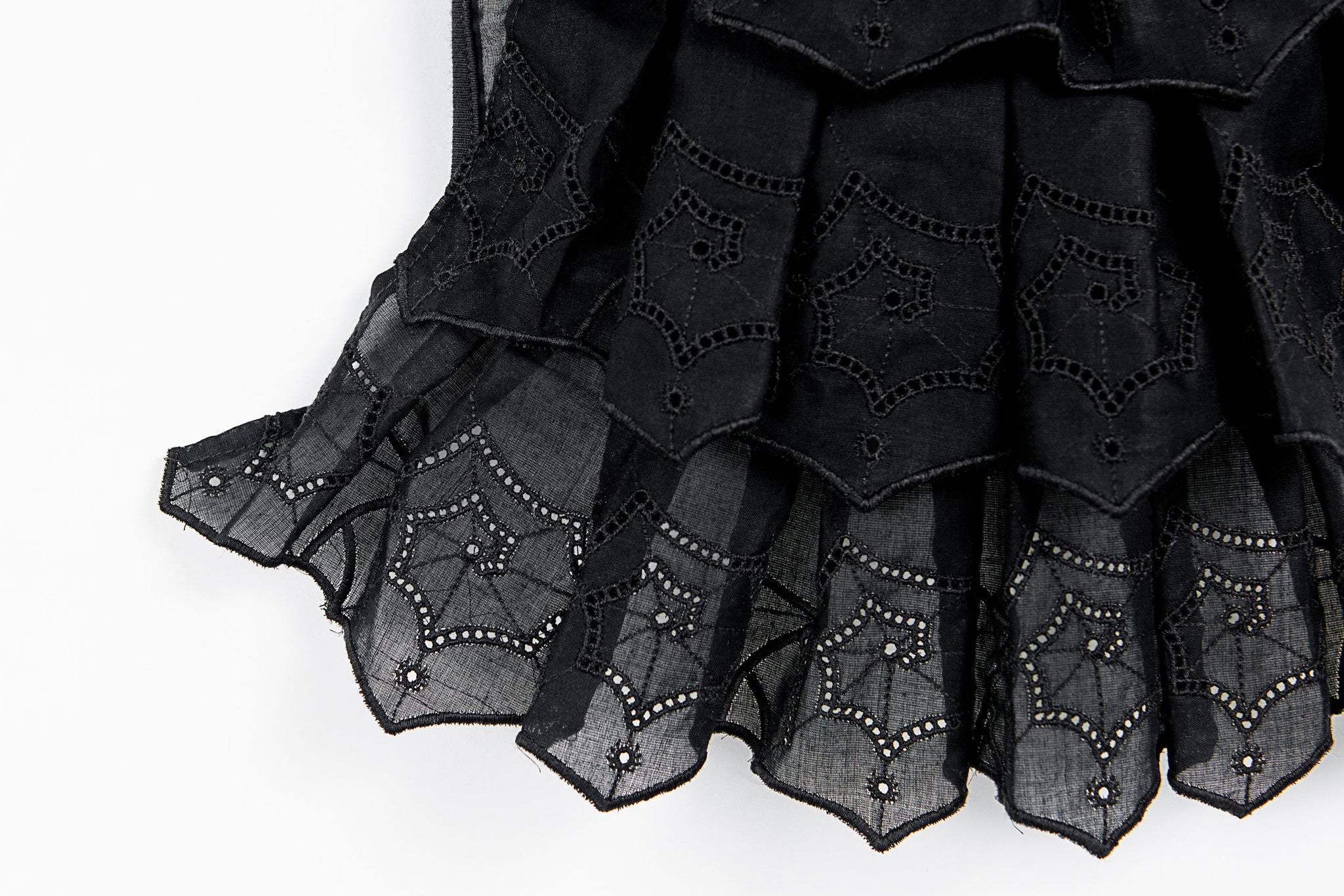Infantium Victoria Spiderweb Lace Bib Latz schwarz Spitze
