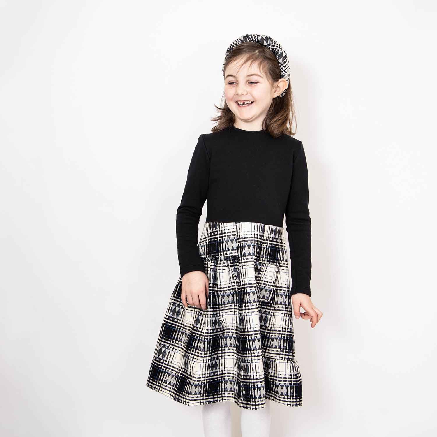 Infantium Victoria Tartan Kleid Mädchen Schwarz 128 Baumwolle