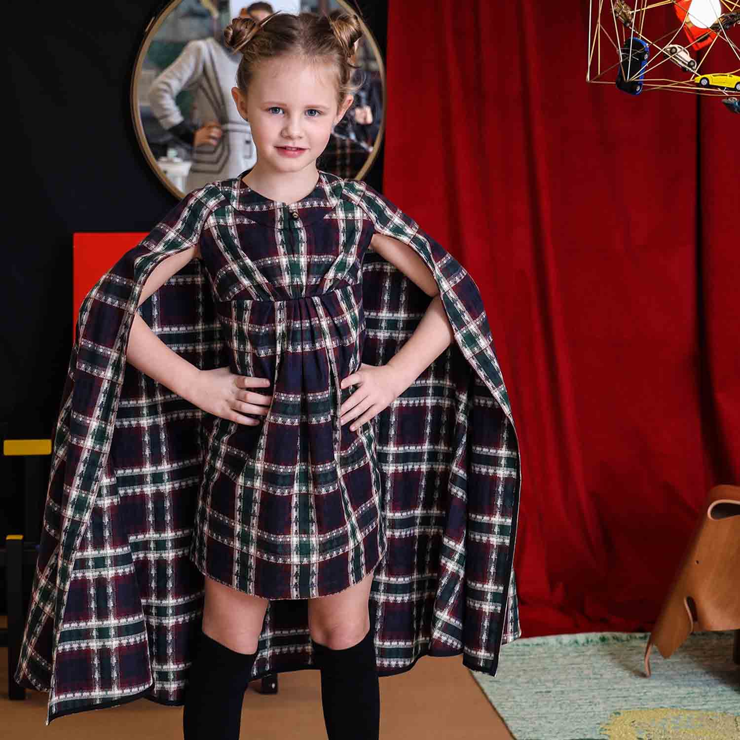 Infantium Victoria Tartan Cape Kleid Kariert Gr. 128