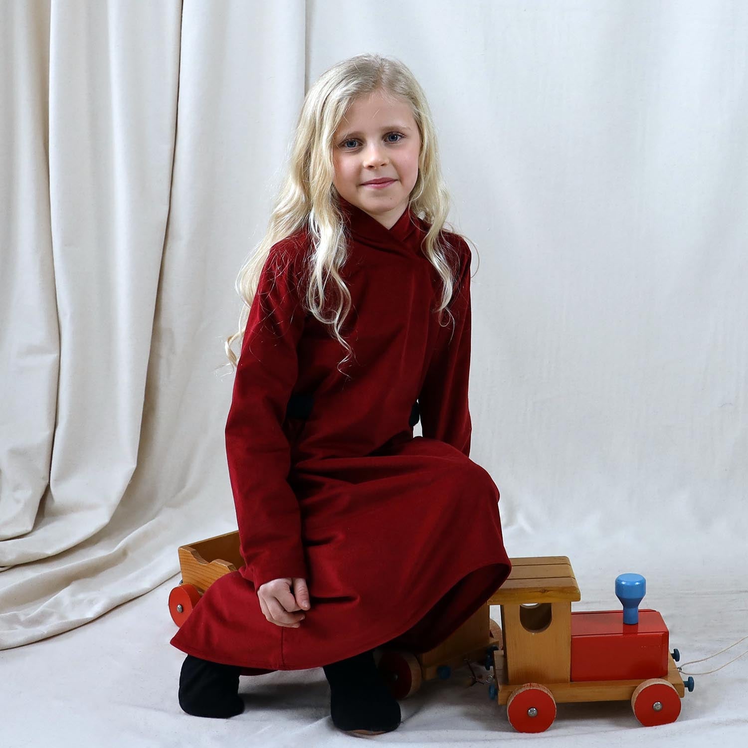 Infantium Victoria Rollkragen Kleid Rot Cord Gr. 104-176