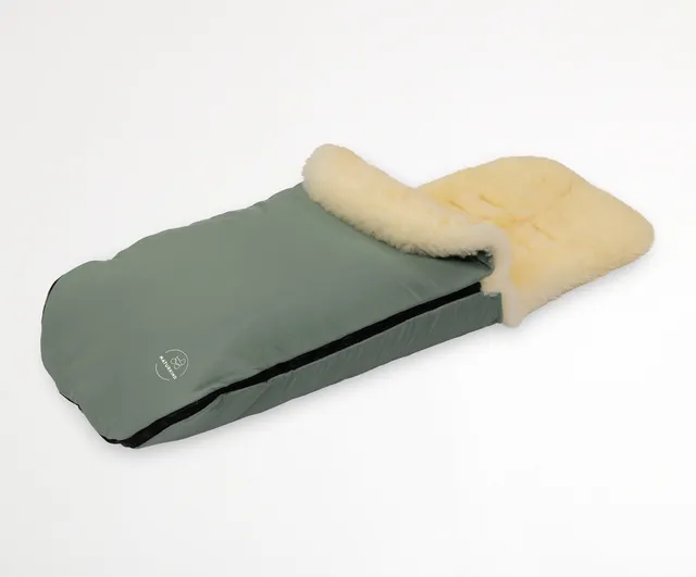 Naturkind Emil Slim Lammfell Fußsack Jade für Lars & Mads