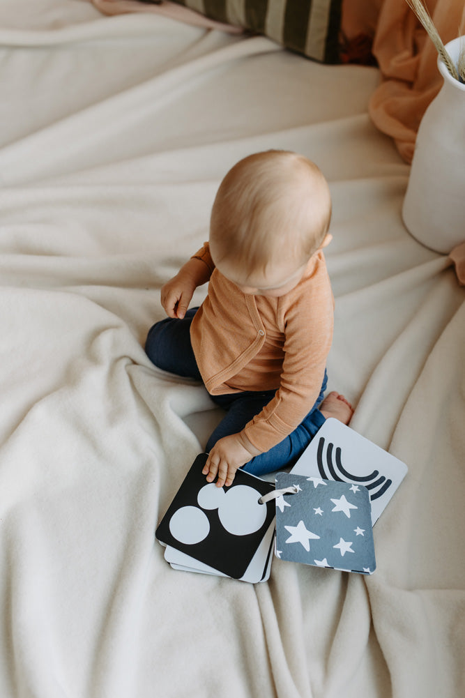 Naturkind Kontrastkarten Baby 14 Karten 0-6 Monate