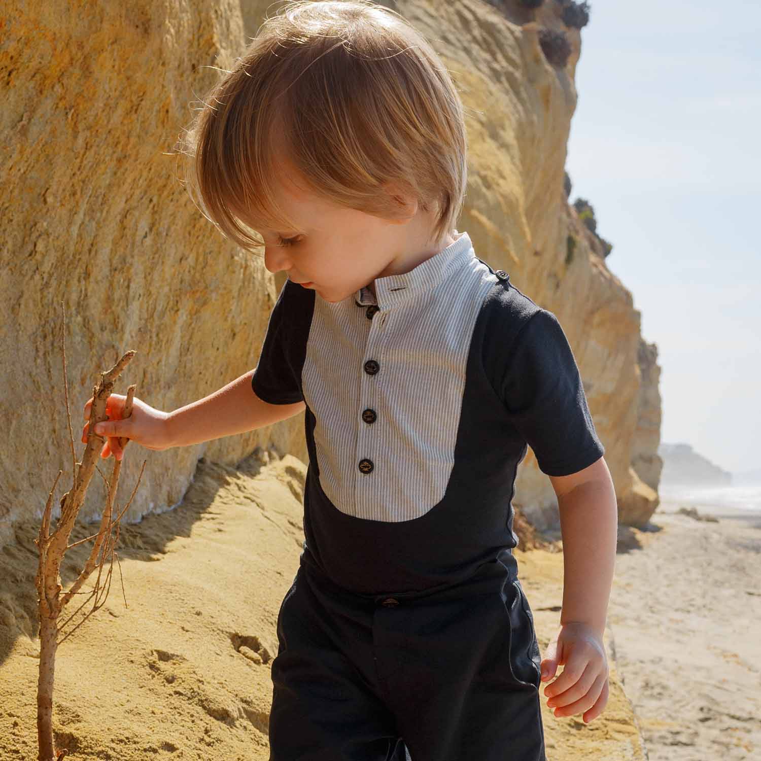 Infantium Victoria Plastron Bodysuit Body schwarz Kurzarm