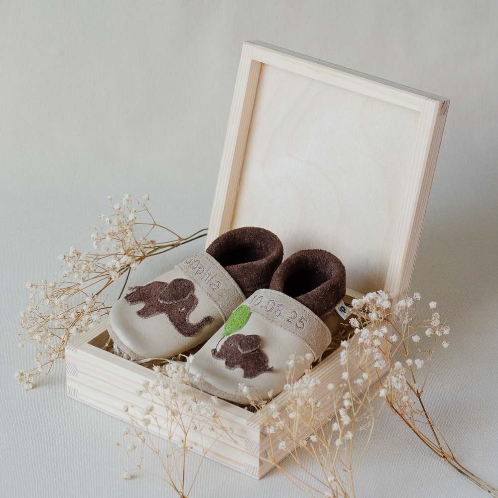Pantolinos Geschenkset Geburt Elefant Schuhe 18/19 mit Holzbox