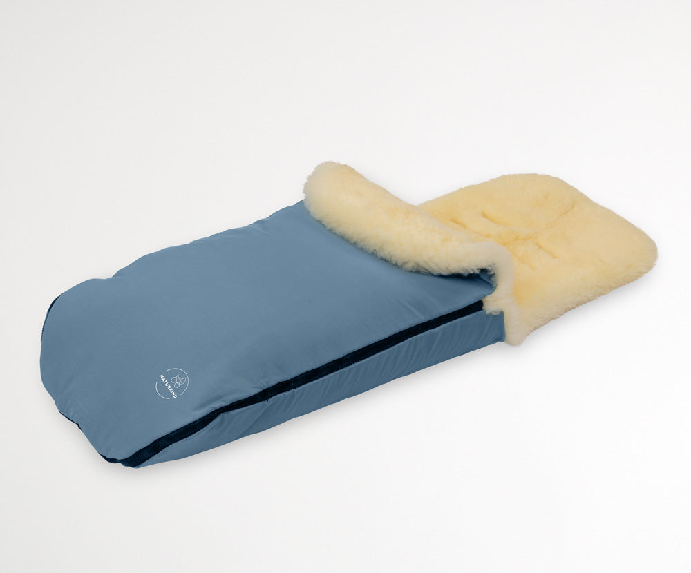 Naturkind Emil Slim Lammfell Fußsack Jade für Lars & Mads