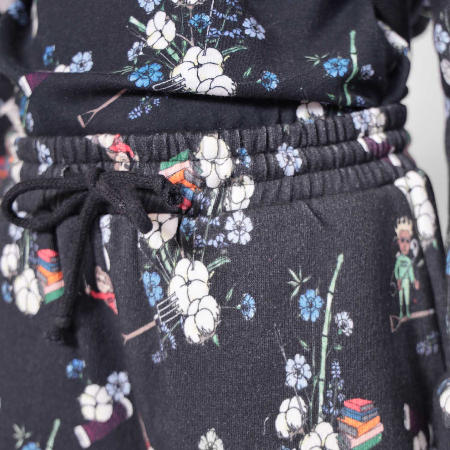 Infantium Victoria Sweatpants Jogginghose 104 Schwarz Floral Baumwolle