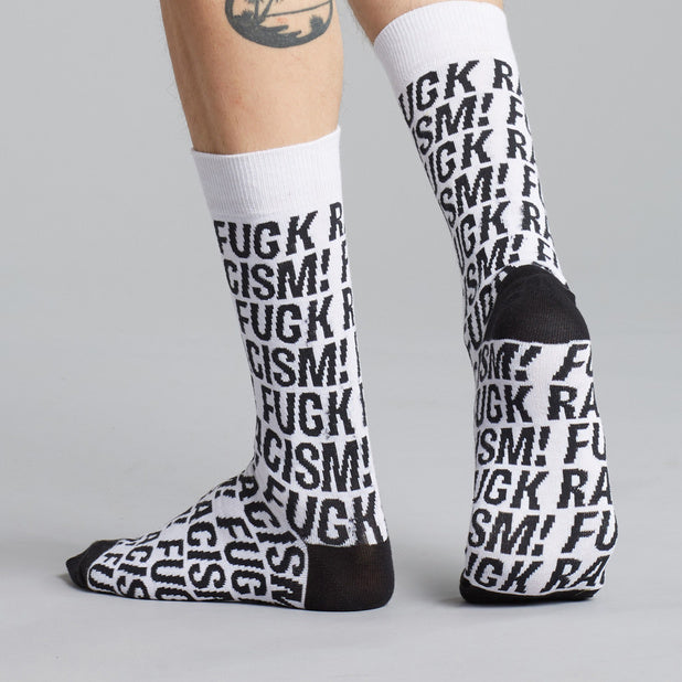 Dedicated Sigtuna Fuck Racism Socken weiß 36-40 Bio-Baumwolle