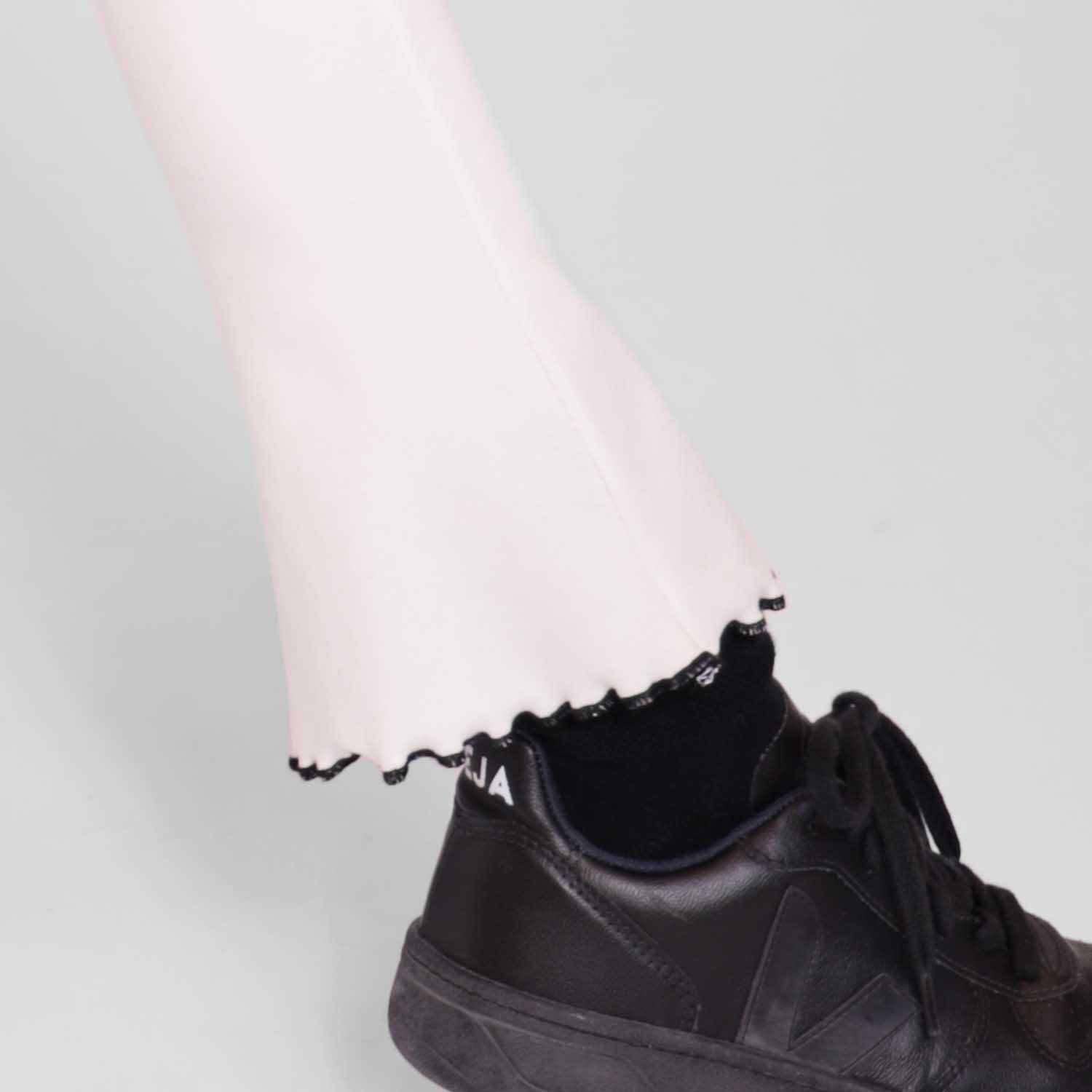 Infantium Victoria White Flare Leggings Weiß Bio-Baumwolle