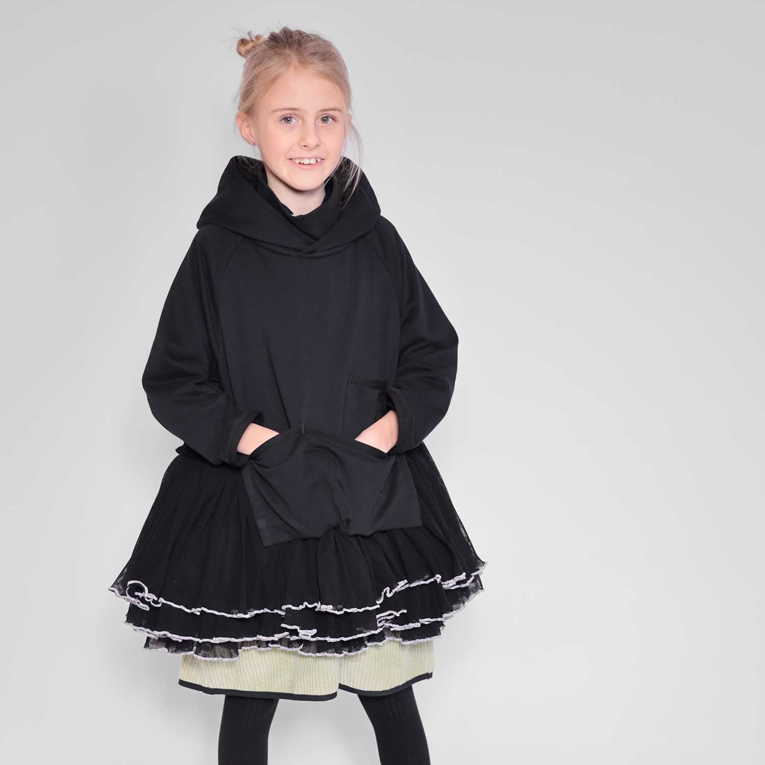 Infantium Victoria Drama Hoodie Mädchen schwarz Tüll Rüschen