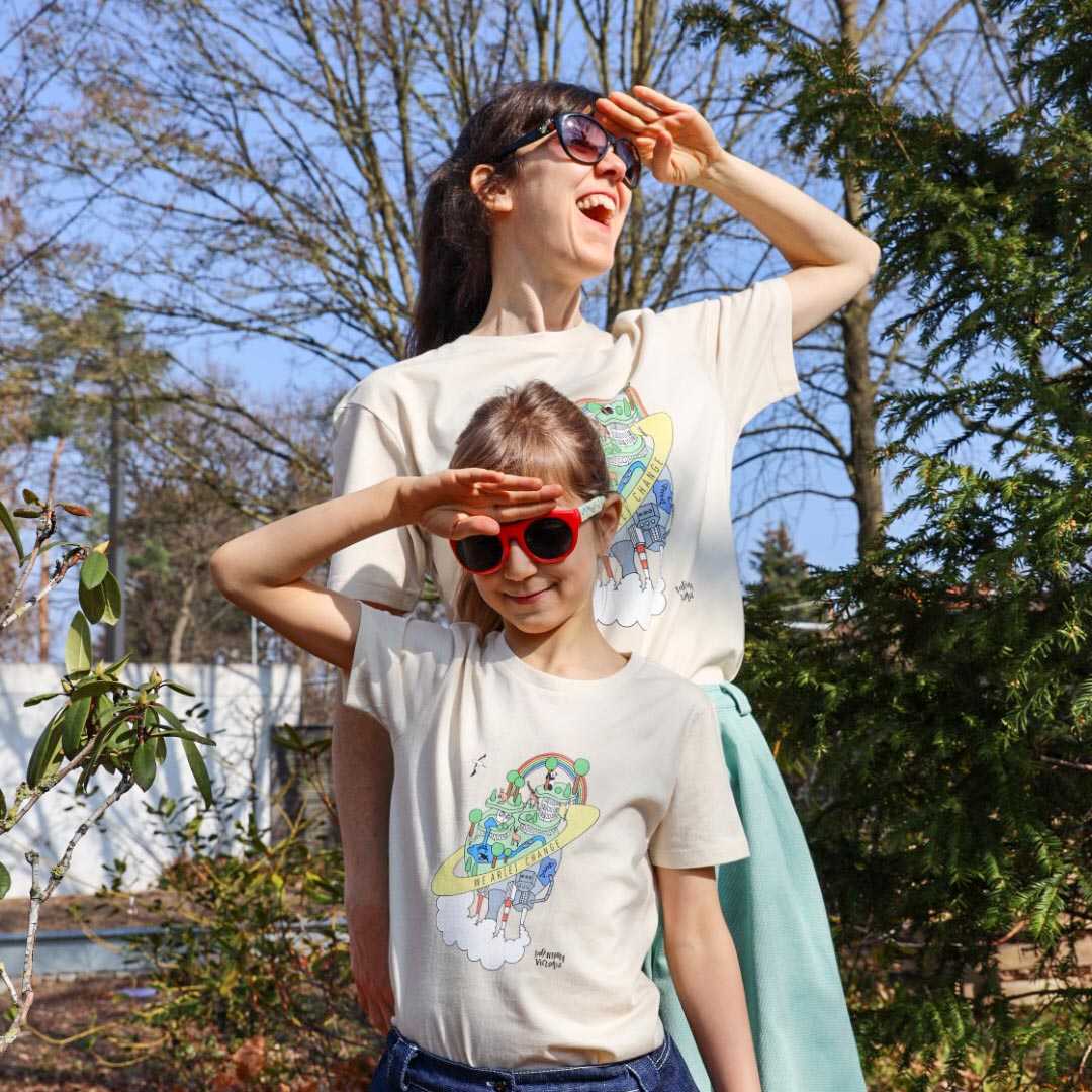 Infantium Victoria Earth Day T-Shirt Natur-Beige Familie