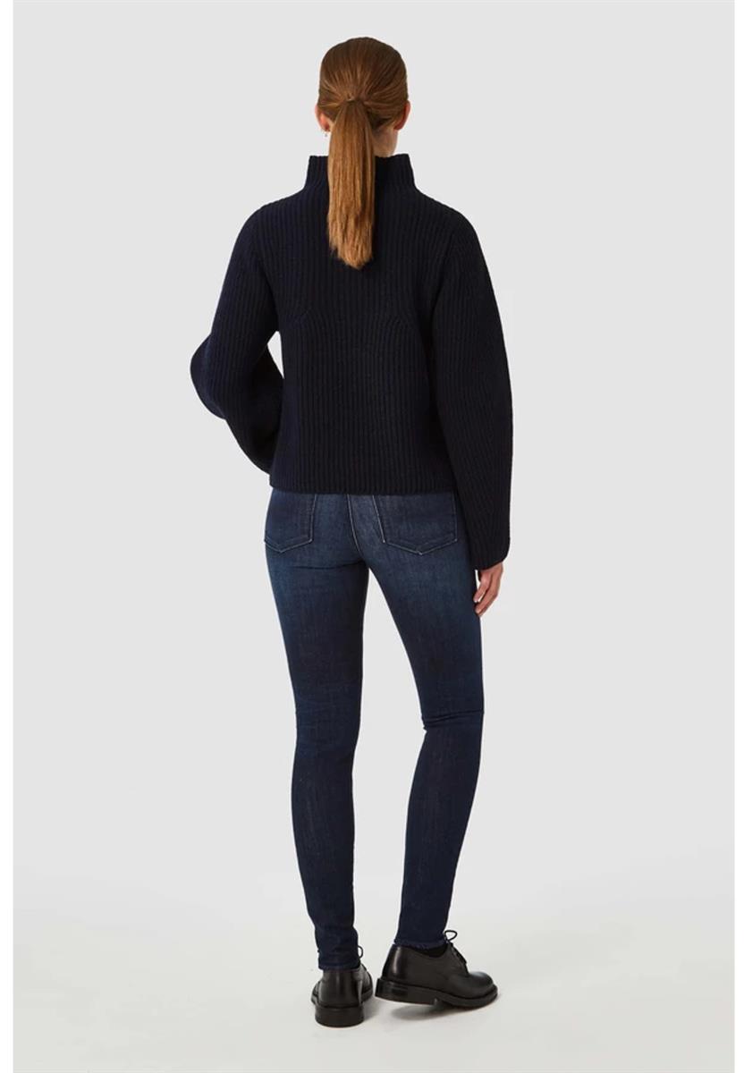 marlowe nature Christina High Jeans gorbi blue worn Bio-Baumwolle