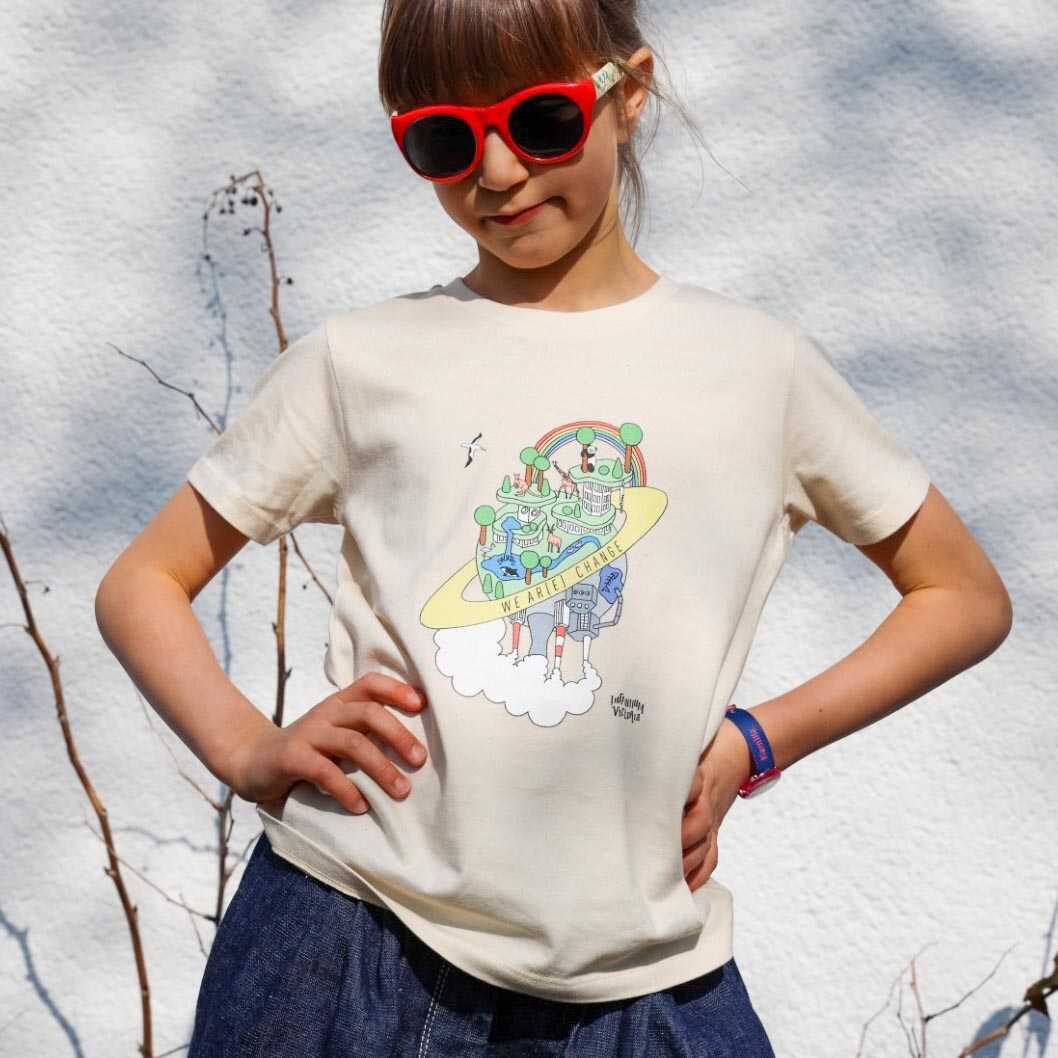 Infantium Victoria Earth Day T-Shirt Natur-Beige Familie