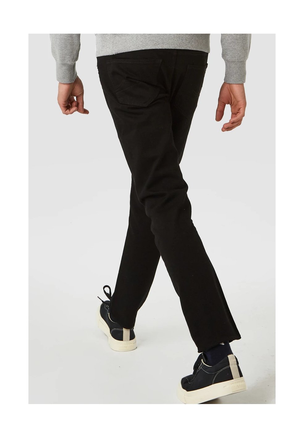 Kings of Indigo Ryan Jeans stay black rinse Straight Fit