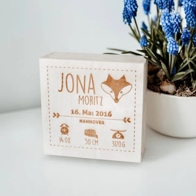 Pantolinos Geschenkbox Geburt Fuchs Holz Graviert
