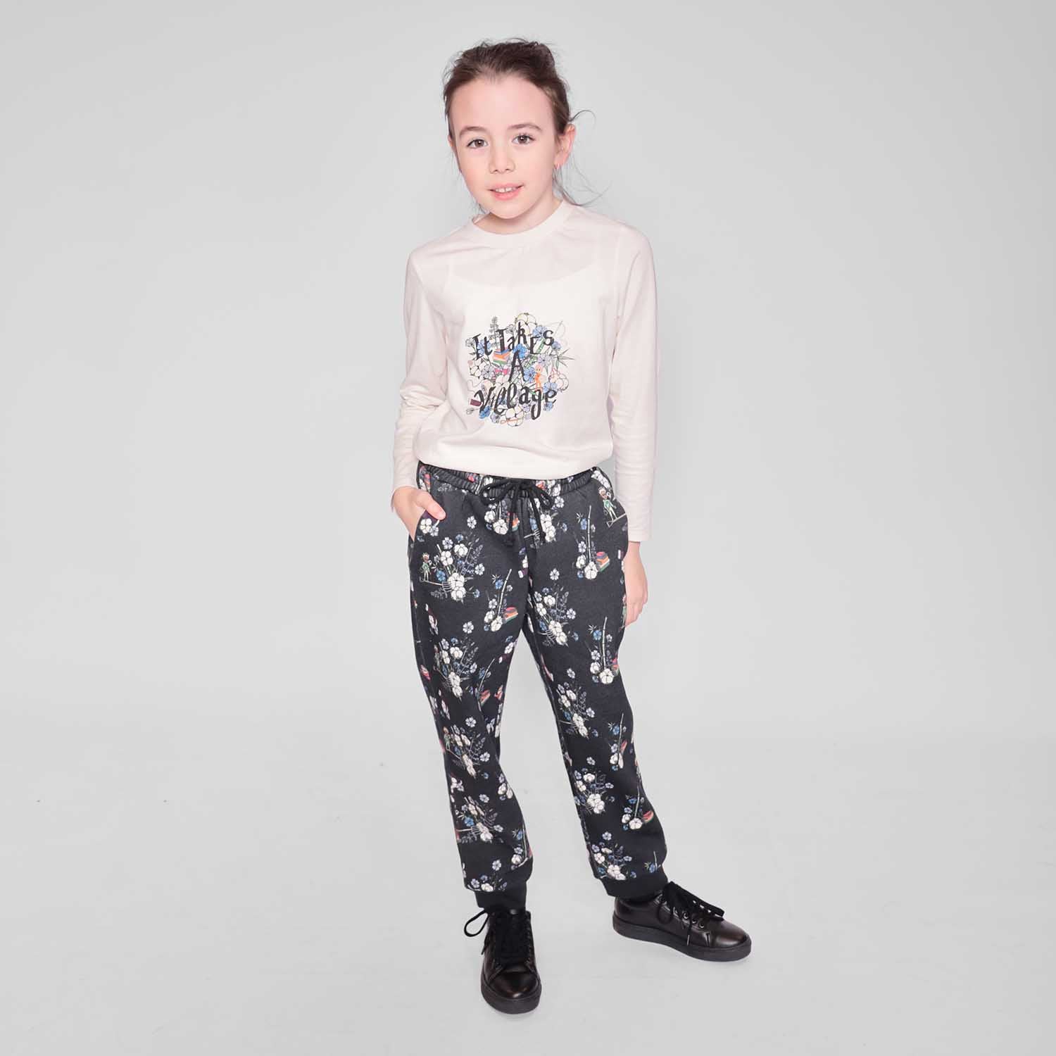 Infantium Victoria Sweatpants Jogginghose 104 Schwarz Floral Baumwolle